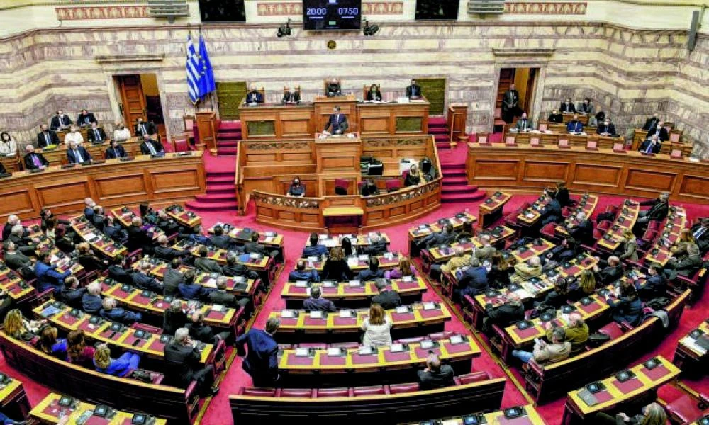 Βουλή: Πρόκειται να κατατεθεί ο νόμος για τον έκτακτο φόρο ρεύματος- Πιέσεις στους ηλεκτροπαραγωγούς για εκπτώσεις στα νοικοκυριά